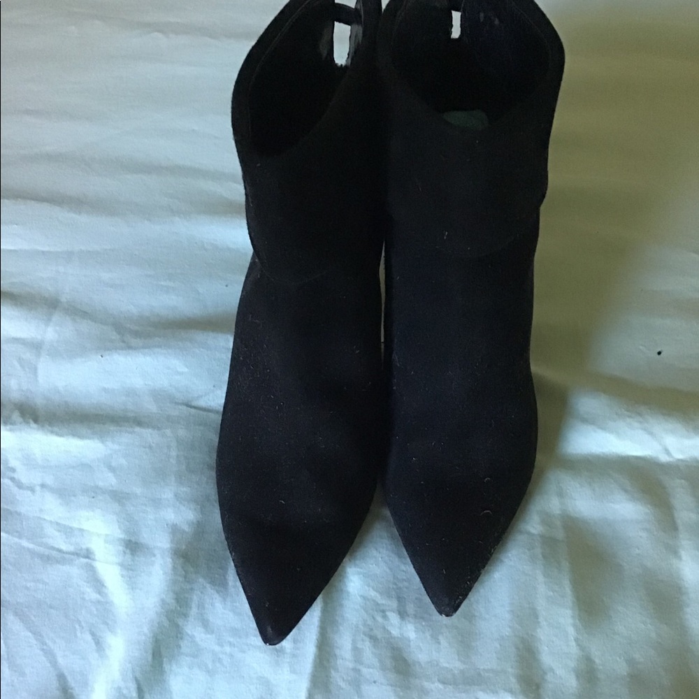 Shoe - Picture 3 of 4